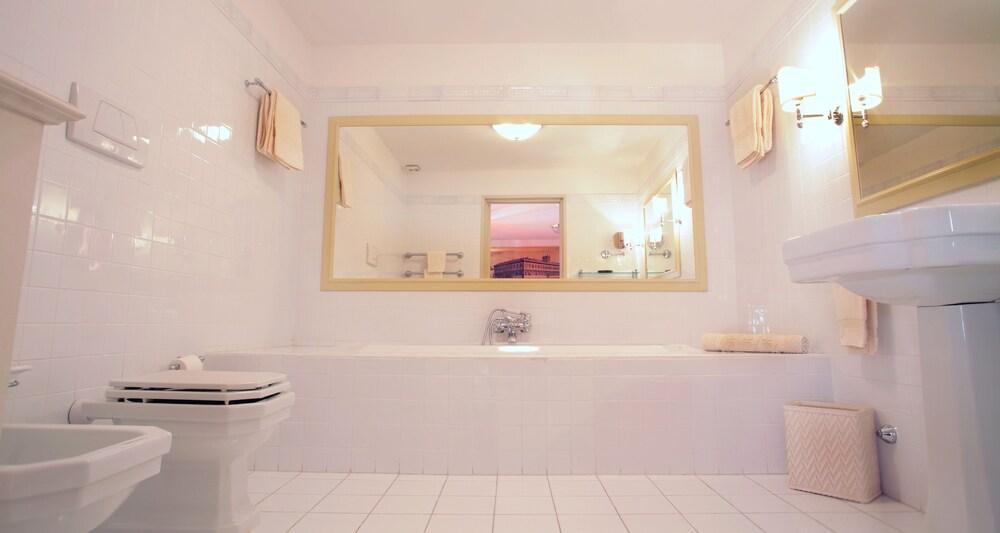 Residenza Napoleone Iii Bed & Breakfast Roma
